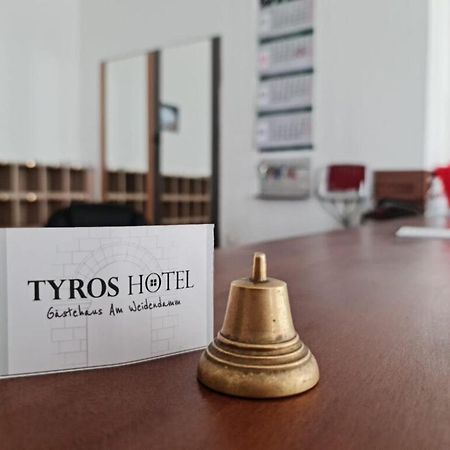 Tyros Hotel Und Gastehaus Am Weidendamm Hannover Exteriör bild