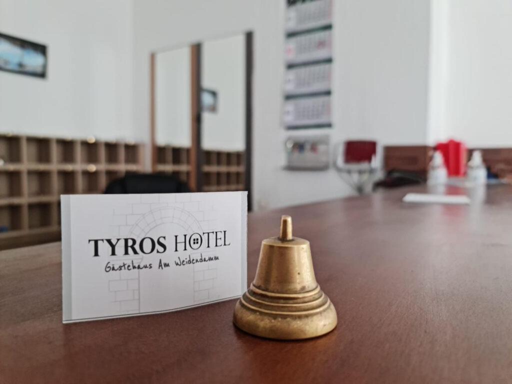 Tyros Hotel Und Gastehaus Am Weidendamm Hannover Exteriör bild