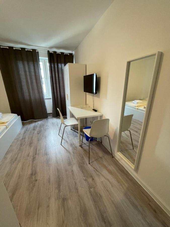 Tyros Hotel Und Gaestehaus Am Weidendamm Hannover Exteriör bild